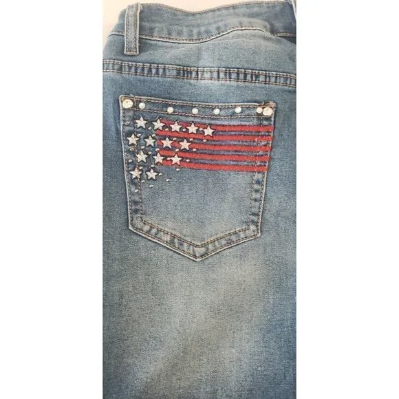 NEW EARL JEANS USA FLAG EMBROIDERED EMBELLISHED POCKET SHORTS SZ 10 - Picture 4 of 7